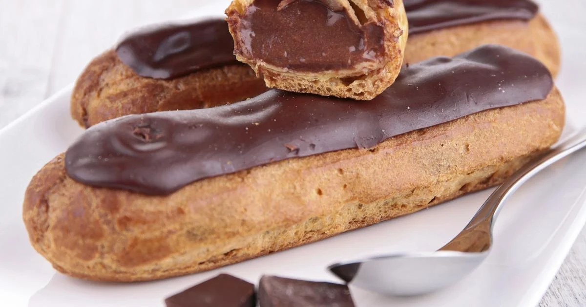 Éclair au chocolat